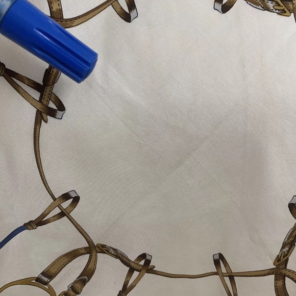 Celine Scarf 100% Silk 34X34 in - Picture 3 of 6